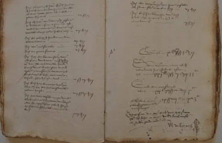 Open handwritten account book from the Brussels Confraternity of the Seven Sorrows (1499 to 1516), with entries running down each page and blank space below them